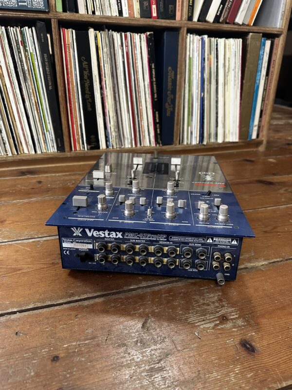 Vestax PMC-07 PRO - ISP Edition - DJ Mixer - Image 3