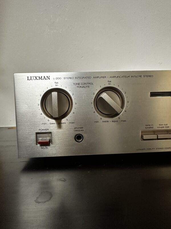 Luxman   L-200    -   Stereo Integrated Amplifier - Image 3