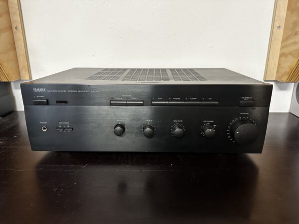 Yamaha AX-390  -  Stereo Integrated Amplifier - Image 2